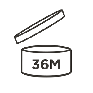 Geöffneter Cremetiegel mit Aufschrift „36M“ als Symbol für Mindesthaltbarkeitsdauer nach Öffnung