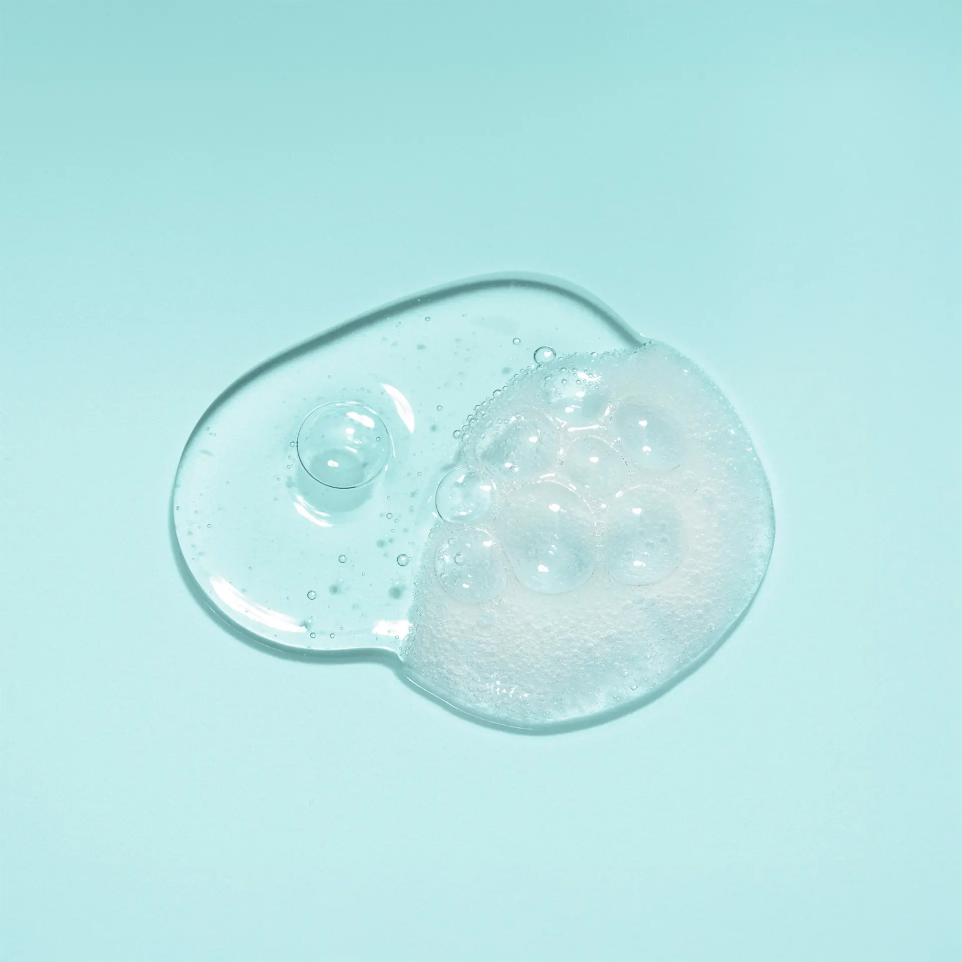 ANNEMARIE BÖRLIND Textur von Balance Shampoo für empfindliche Kopfhaut mit beruhigender Scalp-Care-Complex