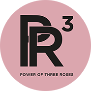 Logo mit schwarzen Buchstaben "PR³" und Schriftzug "POWER OF THREE ROSES" auf rosa Hintergrund