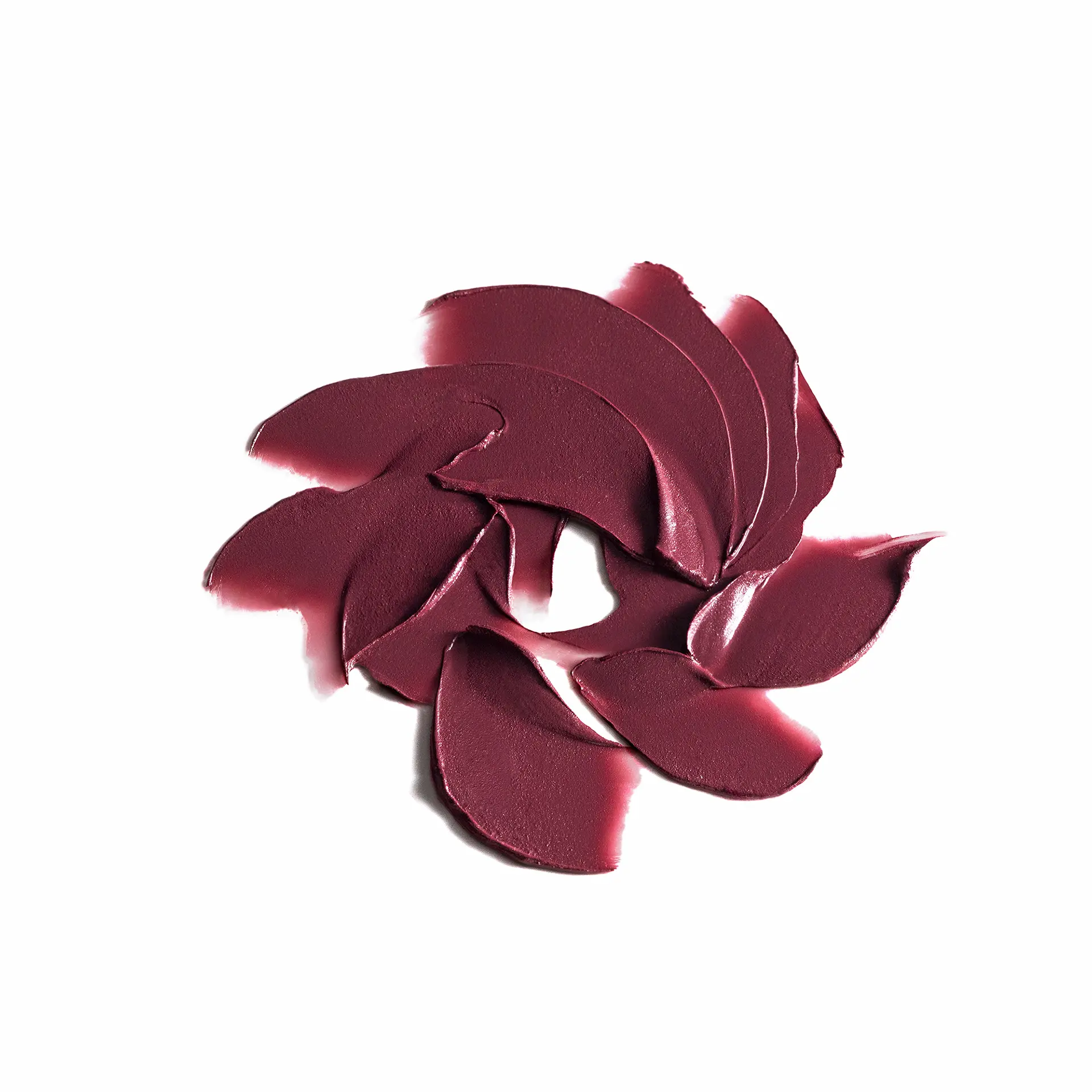 ANNEMARIE BÖRLIND Lippenstift in dunklem Beerenton mit cremiger, samtiger Textur auf weißem Hintergrund