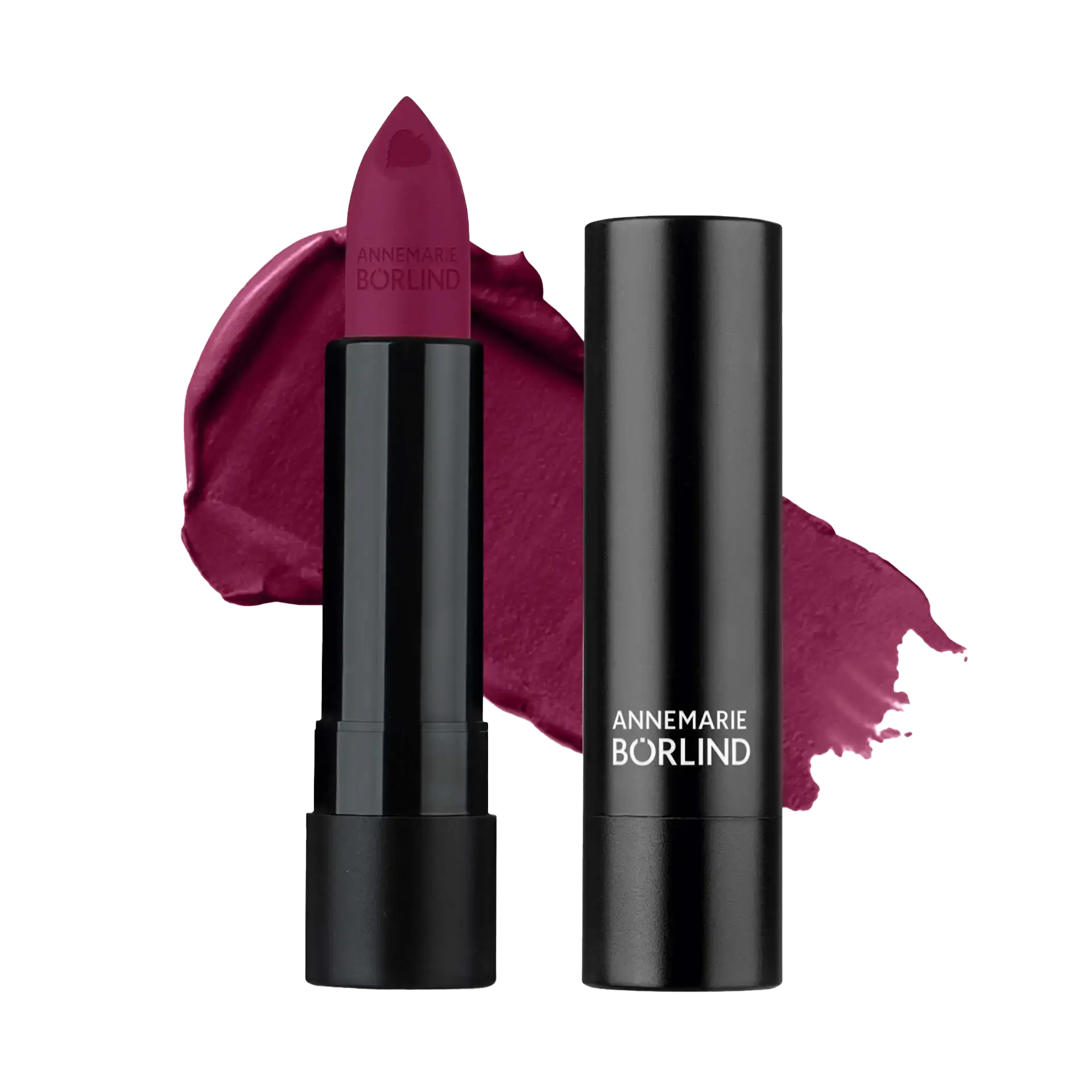ROUGE À LÈVRES MAT BERRY ANNEMARIE BÖRLIND Lippenstift matt in Beerenton mit schwarzer Hülse und Farbswatch im Hintergrund