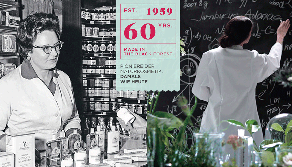 Schwarz-Weiß-Foto einer Frau im Labor mit Kosmetikprodukten und moderne Forscherin vor Tafel mit Formeln