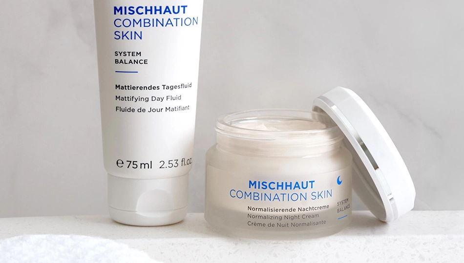 Mischhaut Pflege mit System: ANNEMARIE BÖRLIND Tagesfluid und Nachtcreme der System Balance Serie für eine abgestimmte Pflegeroutine.