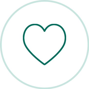 Grünes Herzsymbol in einem hellgrünen Kreis auf weißem Hintergrund, schlichtes Design