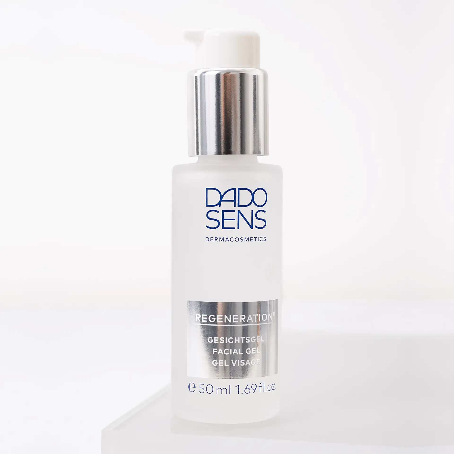 DADO SENS Regeneration Gesichtsgel in matter 50-ml-Flasche mit silbernem Pumpverschluss