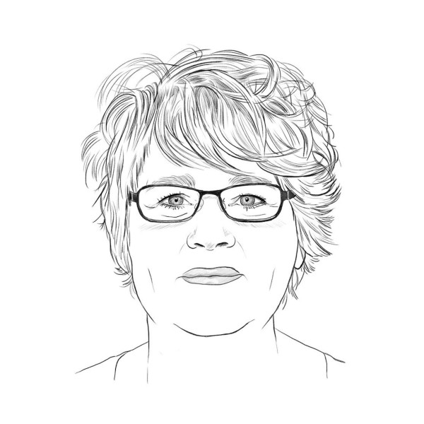 Porträtzeichnung einer Person mit kurzen, welligen Haaren und Brille, neutraler Gesichtsausdruck