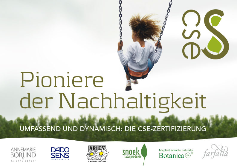 Kind auf Schaukel von hinten vor grünem Wald, daneben Text "Pioniere der Nachhaltigkeit" und CSE-Logo