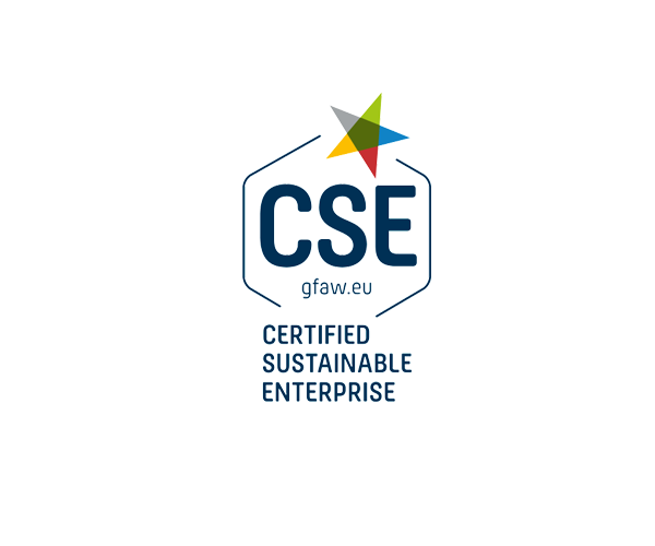 Logo mit dem Schriftzug CSE, einem bunten Stern und dem Text "Certified Sustainable Enterprise