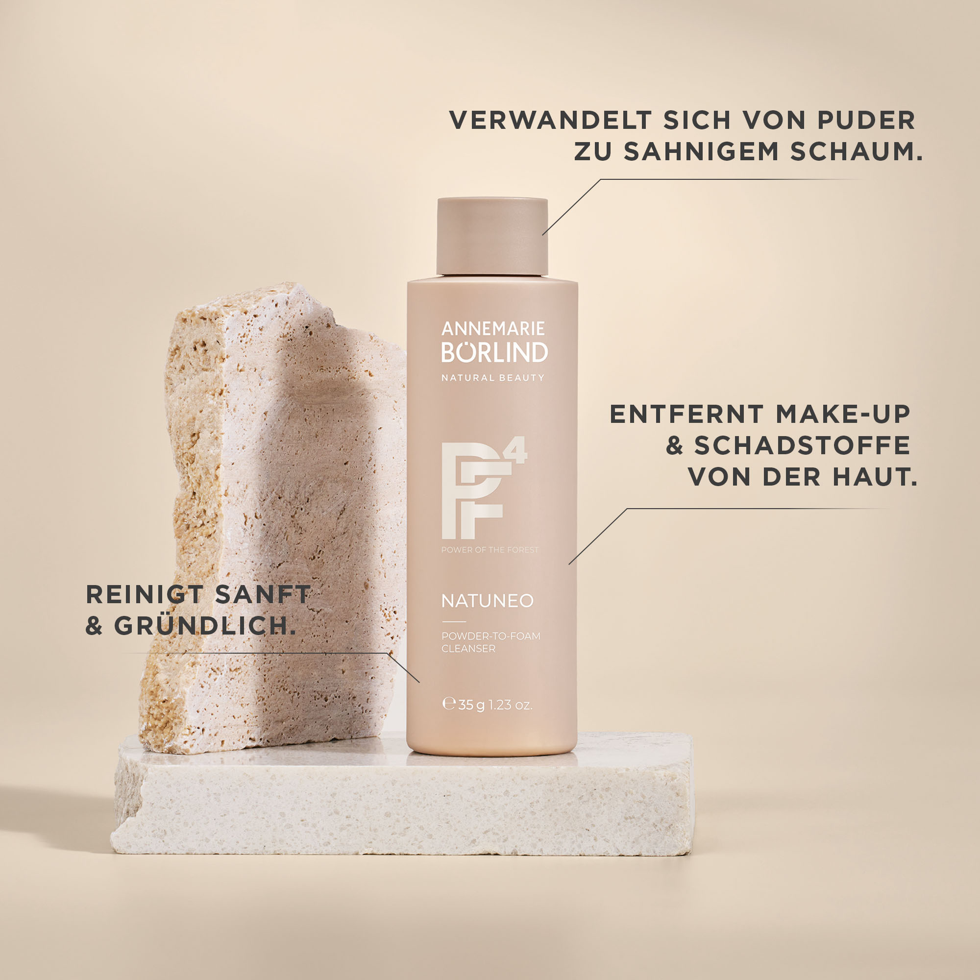 ANNEMARIE BÖRLIND NATUNEO Powder-to-Foam Cleanser vor Naturstein mit Produktvorteilen in Text