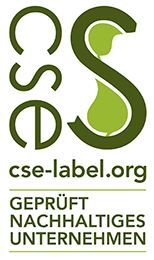 CSE-Label mit grünem Logo und Schriftzug „Geprüft nachhaltiges Unternehmen“ auf weißem Hintergrund