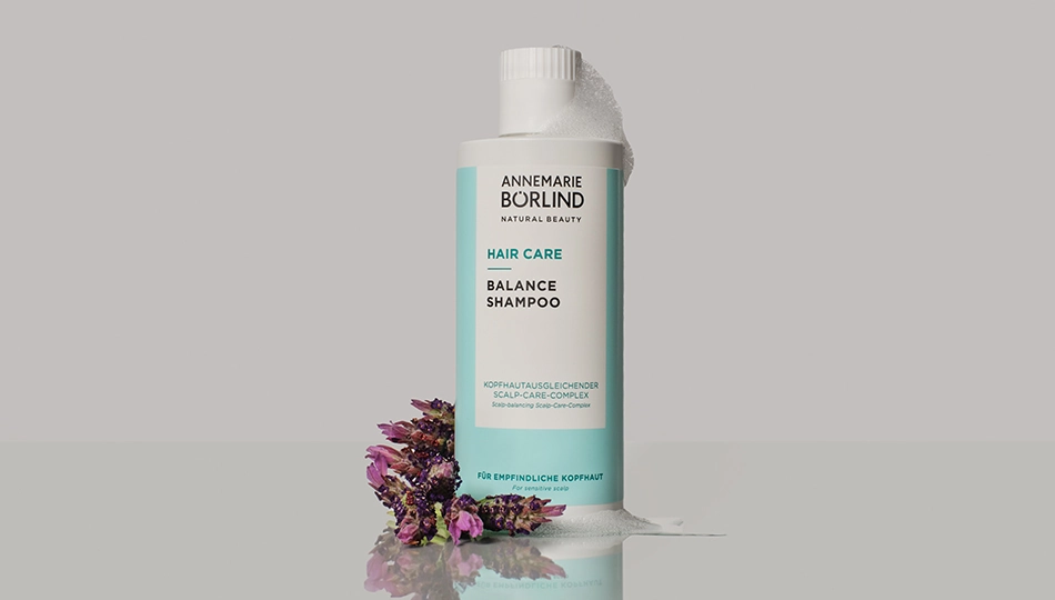 Schuppen und fettige Haare: Balance Shampoo für empfindliche Kopfhaut von ANNEMARIE BÖRLIND ANNEMARIE BÖRLIND Balance Shampoo – sanfte Pflege gegen Schuppen und fettige Haare bei empfindlicher Kopfhaut